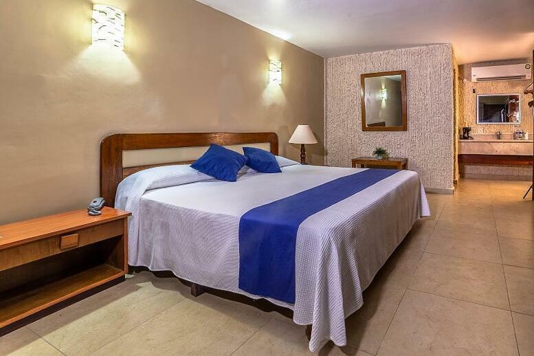 Hotel Plaza Palmas Тукспан Экстерьер фото